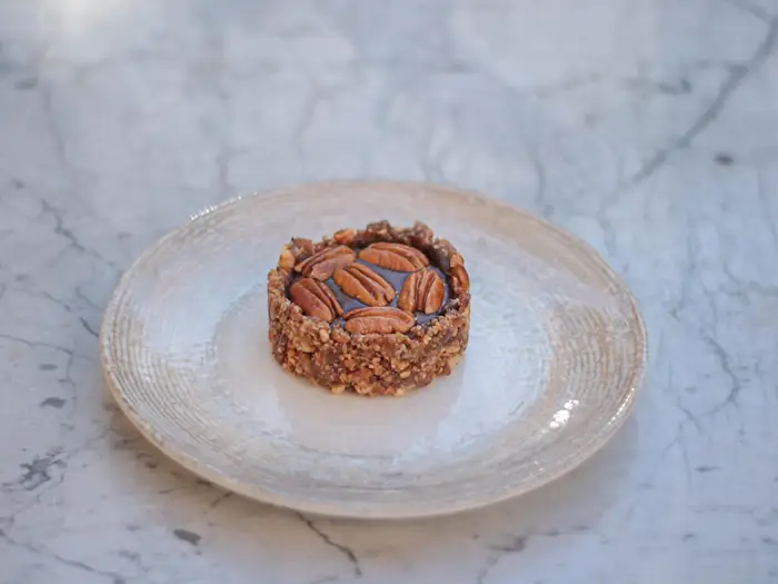 Porción de torta + espumante